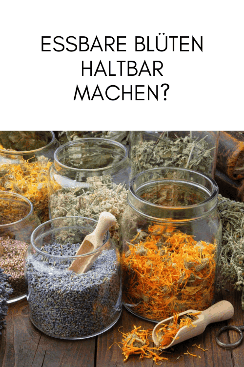 Getrocknete Blüten in Gläsern